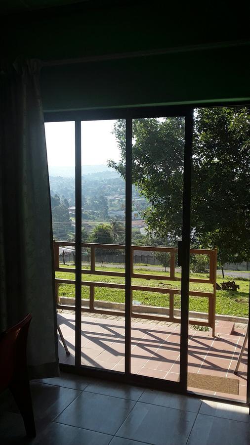 Otentik Guesthouse 음바바네 외부 사진